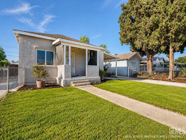 322 Wilson Avenue, Bakersfield, CA 93308
