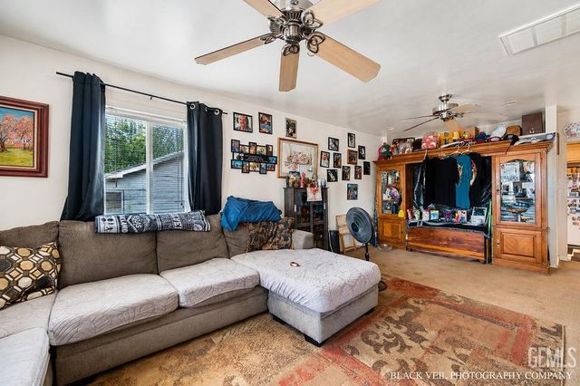 322 Wilson Avenue, Bakersfield, CA 93308