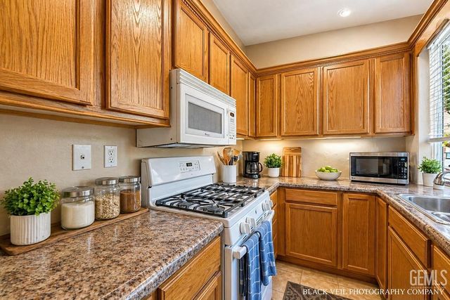 322 Wilson Avenue, Bakersfield, CA 93308