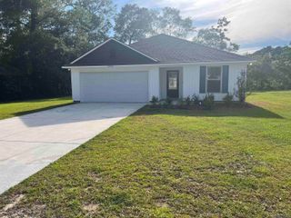 10922 S Lakeside Dr, Denham Springs, LA 70726