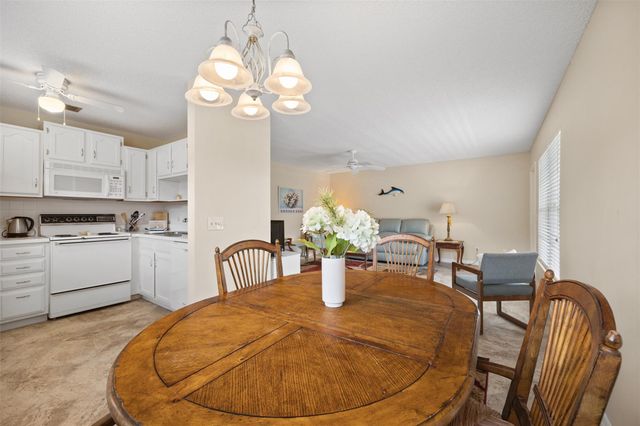 3 Vista Gardens Trl 202, Vero Beach, FL 32962