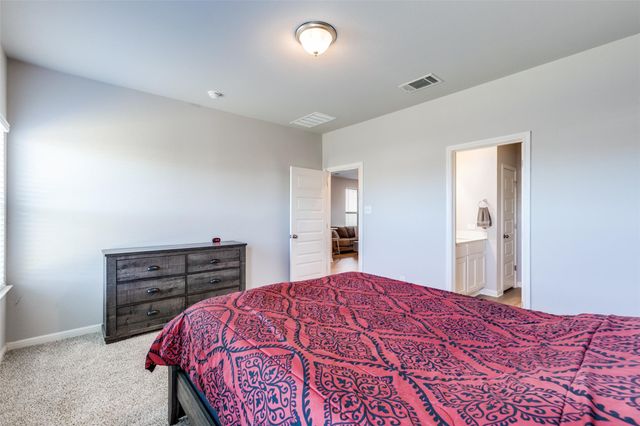 204 Kellys Heroes WAY, Jarrell, TX 76537