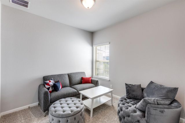 204 Kellys Heroes WAY, Jarrell, TX 76537