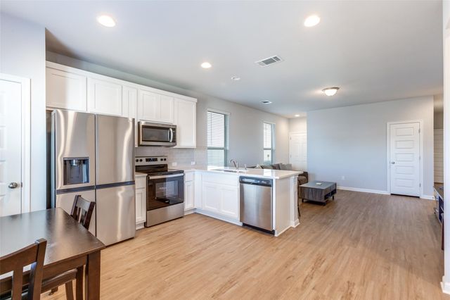 204 Kellys Heroes WAY, Jarrell, TX 76537