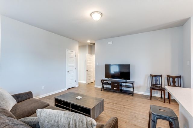 204 Kellys Heroes WAY, Jarrell, TX 76537