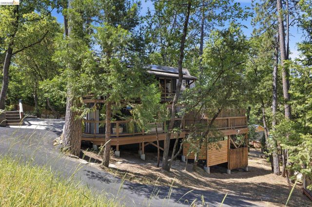 21900 Feather River Dr., Sonora, CA 95370