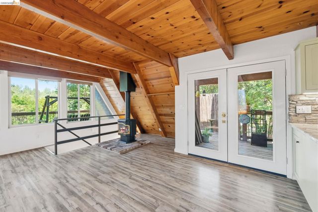 21900 Feather River Dr., Sonora, CA 95370