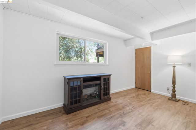 21900 Feather River Dr., Sonora, CA 95370