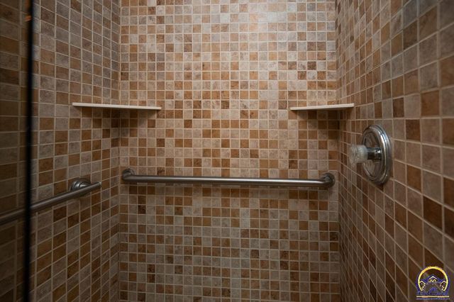 3633 SW Ashworth CT, Topeka, KS 66614