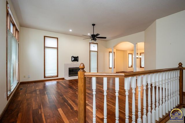 3633 SW Ashworth CT, Topeka, KS 66614