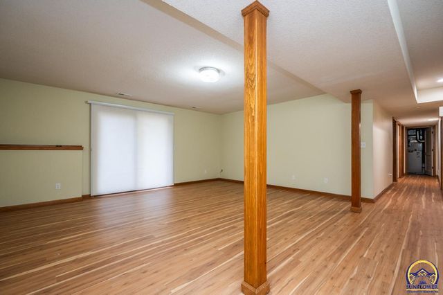 3633 SW Ashworth CT, Topeka, KS 66614