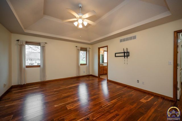 3633 SW Ashworth CT, Topeka, KS 66614