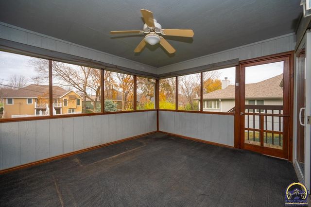 3633 SW Ashworth CT, Topeka, KS 66614