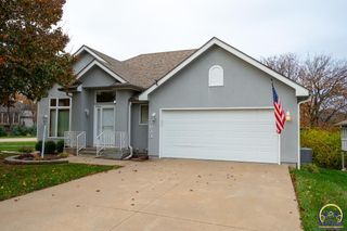3633 SW Ashworth CT, Topeka, KS 66614
