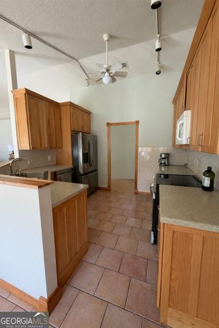 352 Rainbow Lane, Woodbine, GA 31569