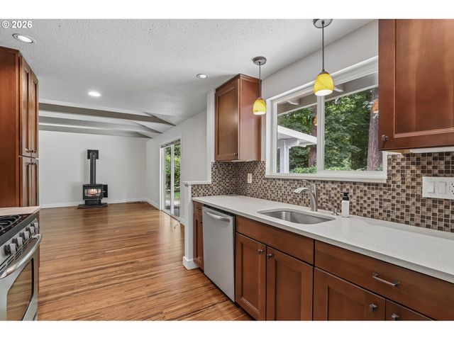 2442 MARGERY St, West Linn, OR 97068