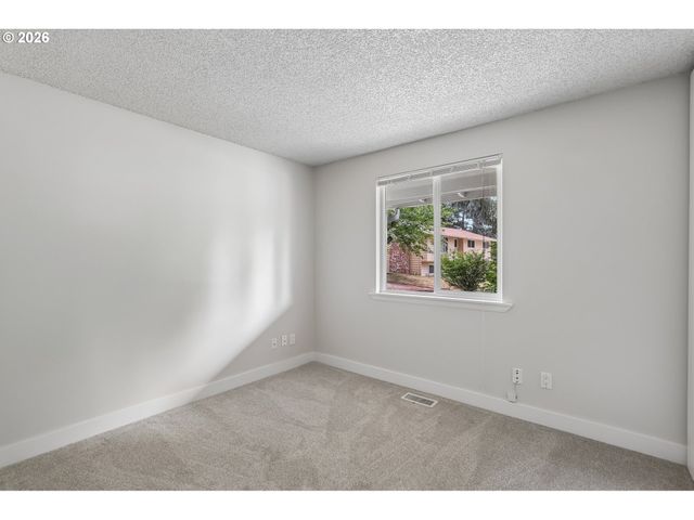 2442 MARGERY St, West Linn, OR 97068