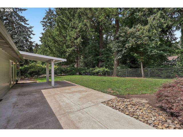 2442 MARGERY St, West Linn, OR 97068