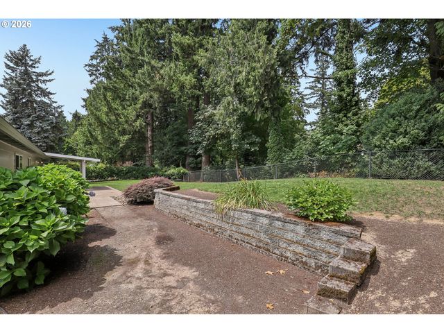 2442 MARGERY St, West Linn, OR 97068