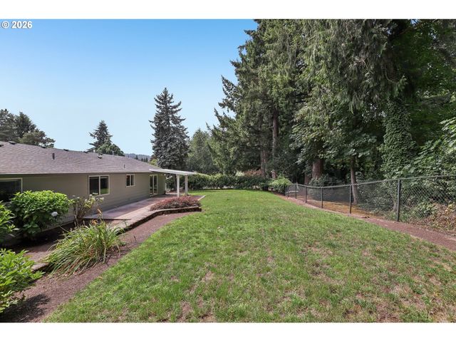 2442 MARGERY St, West Linn, OR 97068