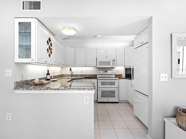 1585 TARPON CENTER DRIVE 31, Venice, FL 34285