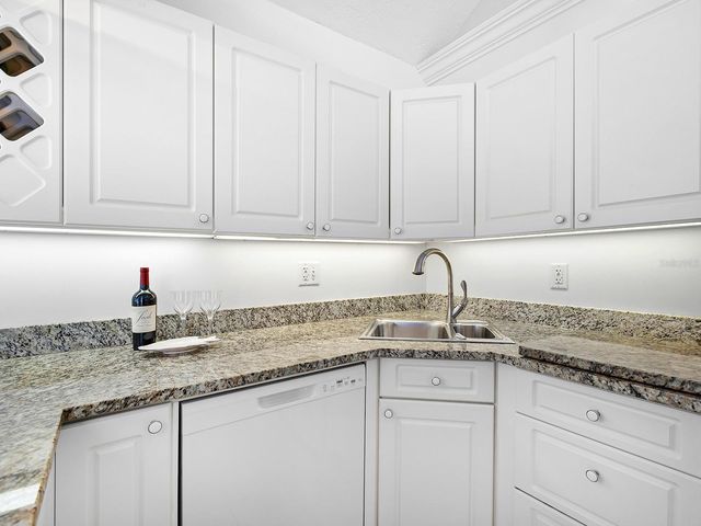 1585 TARPON CENTER DRIVE 31, Venice, FL 34285