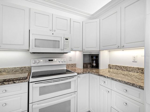 1585 TARPON CENTER DRIVE 31, Venice, FL 34285