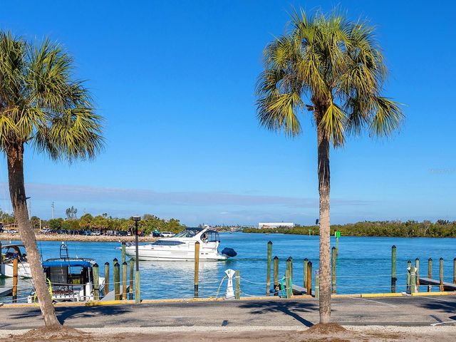 1585 TARPON CENTER DRIVE 31, Venice, FL 34285