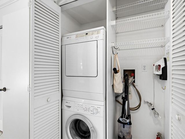 1585 TARPON CENTER DRIVE 31, Venice, FL 34285