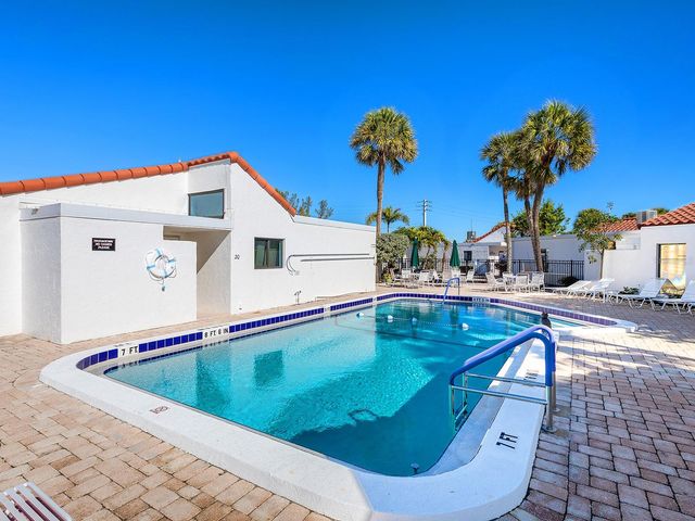 1585 TARPON CENTER DRIVE 31, Venice, FL 34285