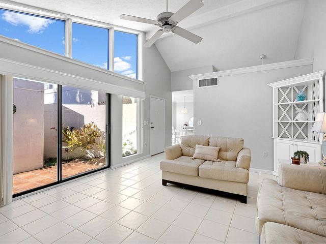 1585 TARPON CENTER DRIVE 31, Venice, FL 34285