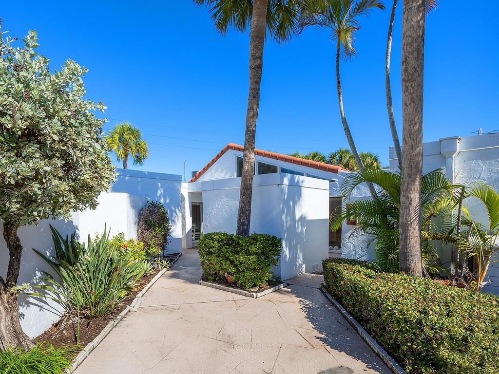 1585 TARPON CENTER DRIVE 31, Venice, FL 34285