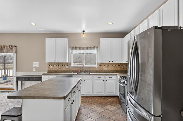 13494 Country Walk Boulevard, Van Buren Twp, MI 48111