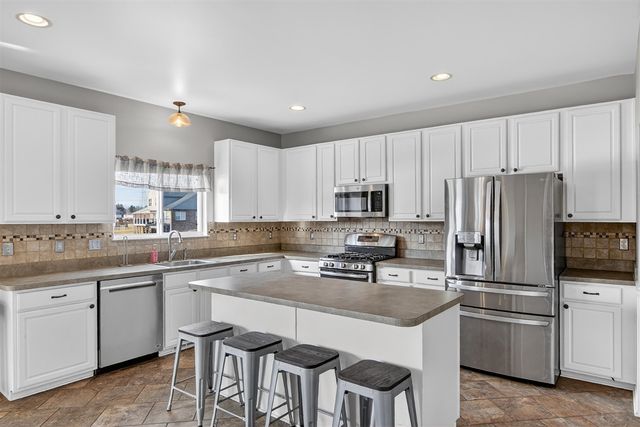 13494 Country Walk Boulevard, Van Buren Twp, MI 48111