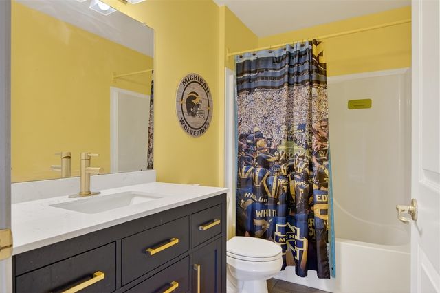 13494 Country Walk Boulevard, Van Buren Twp, MI 48111