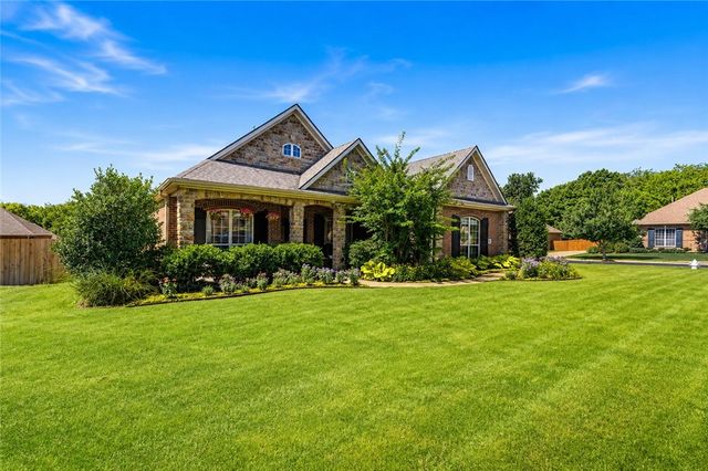 5603 Sombreado Road, Fayetteville, AR 72703