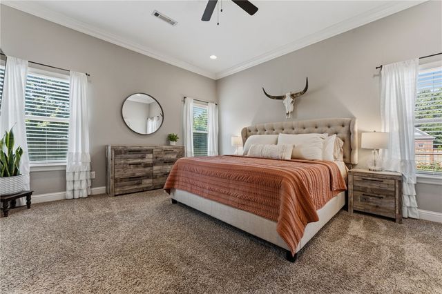 5603 Sombreado Road, Fayetteville, AR 72703