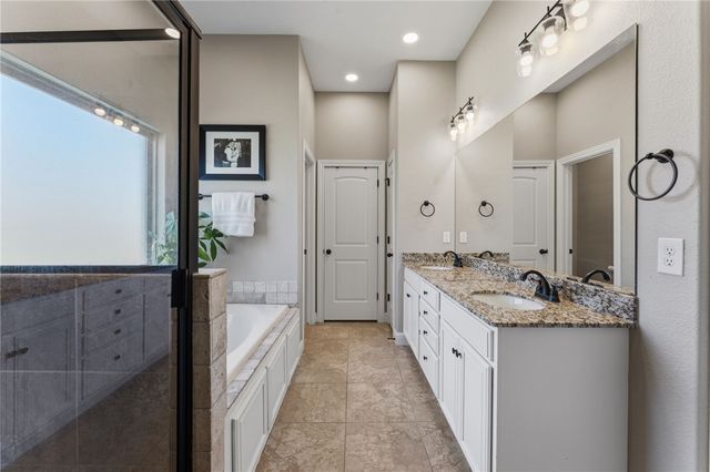 5603 Sombreado Road, Fayetteville, AR 72703
