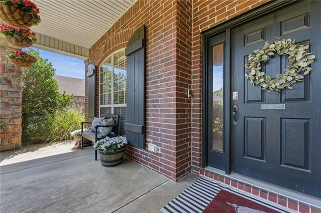 5603 Sombreado Road, Fayetteville, AR 72703