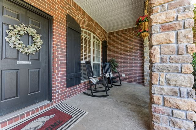5603 Sombreado Road, Fayetteville, AR 72703