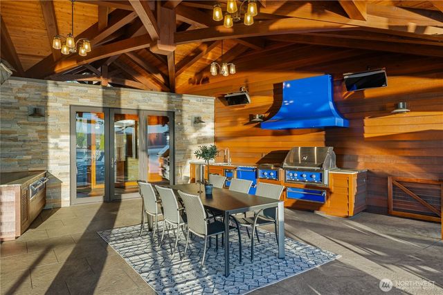 560 E Cronquist Road, Allyn, WA 98524