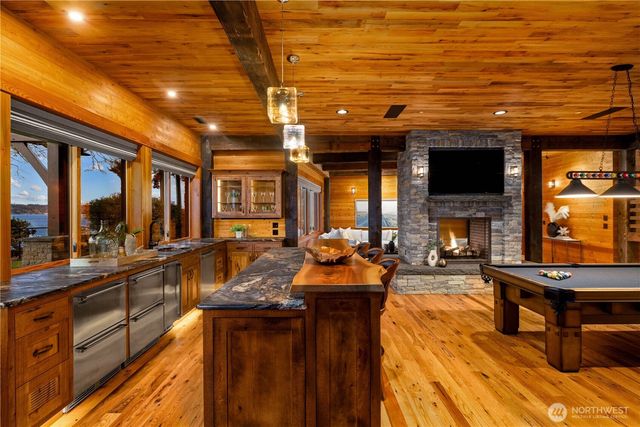 560 E Cronquist Road, Allyn, WA 98524
