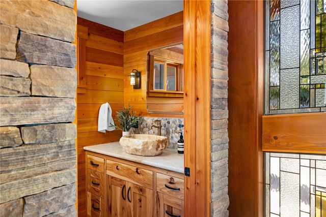 560 E Cronquist Road, Allyn, WA 98524