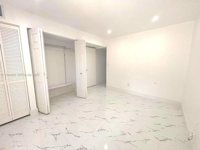 14402 SW 111th St 14402, Miami, FL 33186