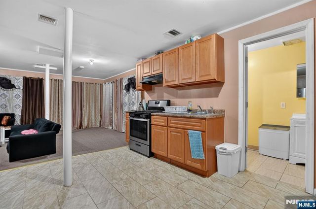 28 Clinton Place, Newark, NJ 07108