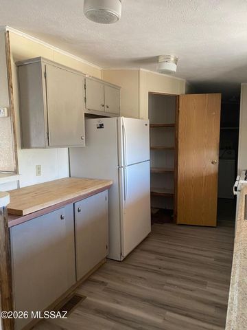 6251 N Blue Boulevard, Tucson, AZ 85743