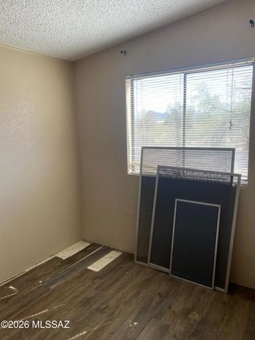6251 N Blue Boulevard, Tucson, AZ 85743
