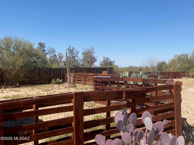 6251 N Blue Boulevard, Tucson, AZ 85743