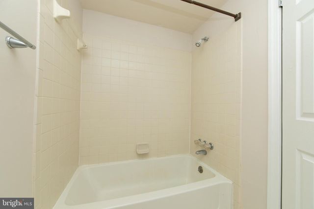 125-1 ECHELON RD, Voorhees, NJ 08043