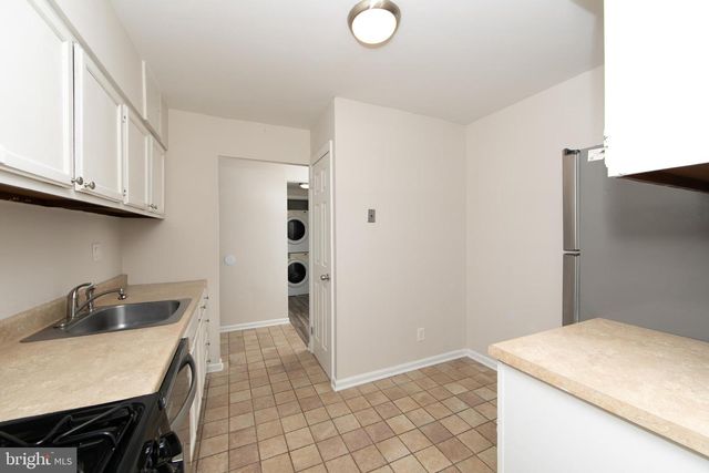 125-1 ECHELON RD, Voorhees, NJ 08043